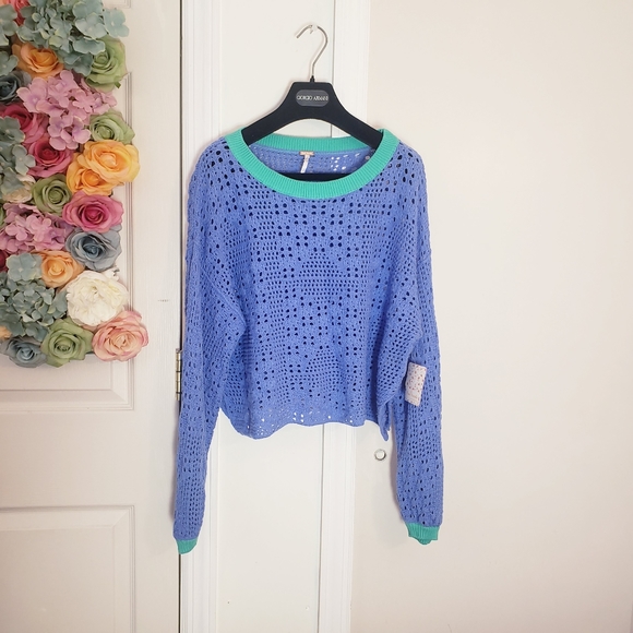 New FREE PEOPLE crochet oversize sweater crop top - Picture 5 of 10